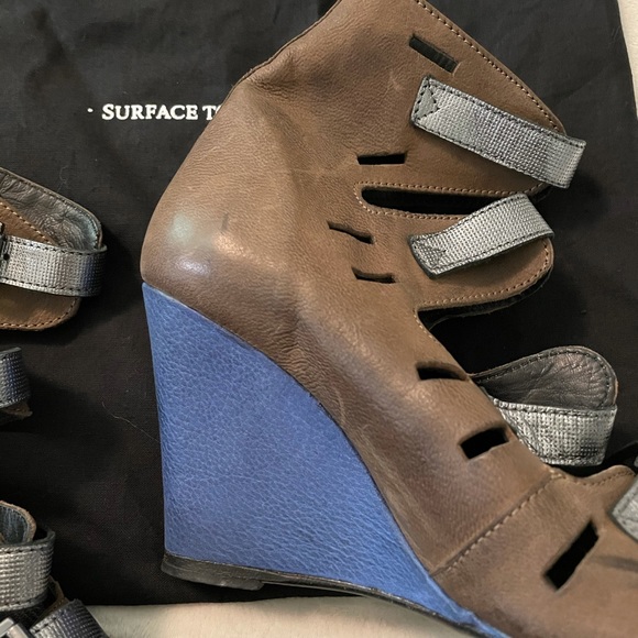 Unique Surface to Air buckle wedge sandals - Picture 6 of 14